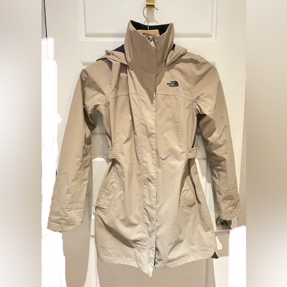 TNF Laney Trench II tan XS